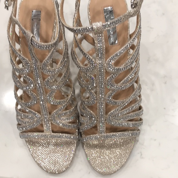 PARTY 9 1/2 SEQUINS heels. Beautiful condition. Like new - Picture 8 of 9